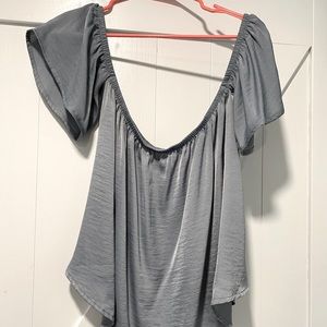 AE off shoulder shirt